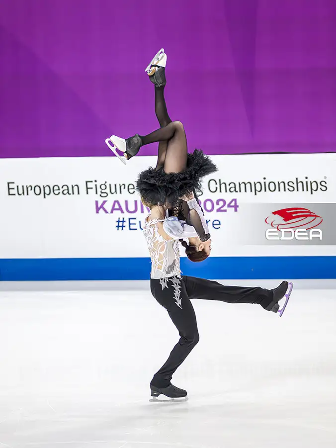 Ice Gallery Skates U.S.